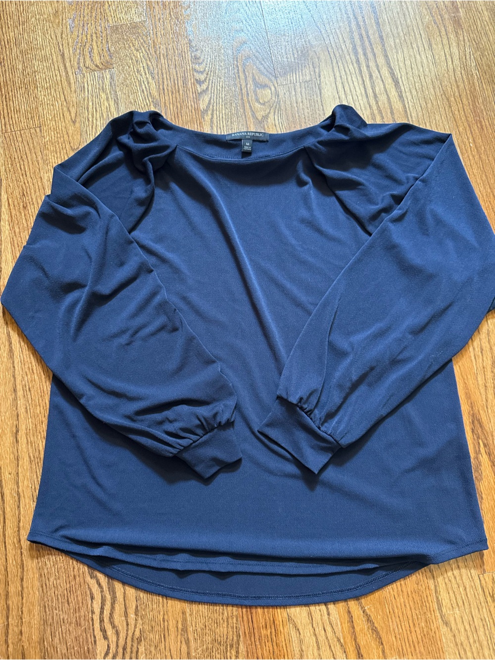 Women’s M Banana Republic Navy Blouse, Lightweight